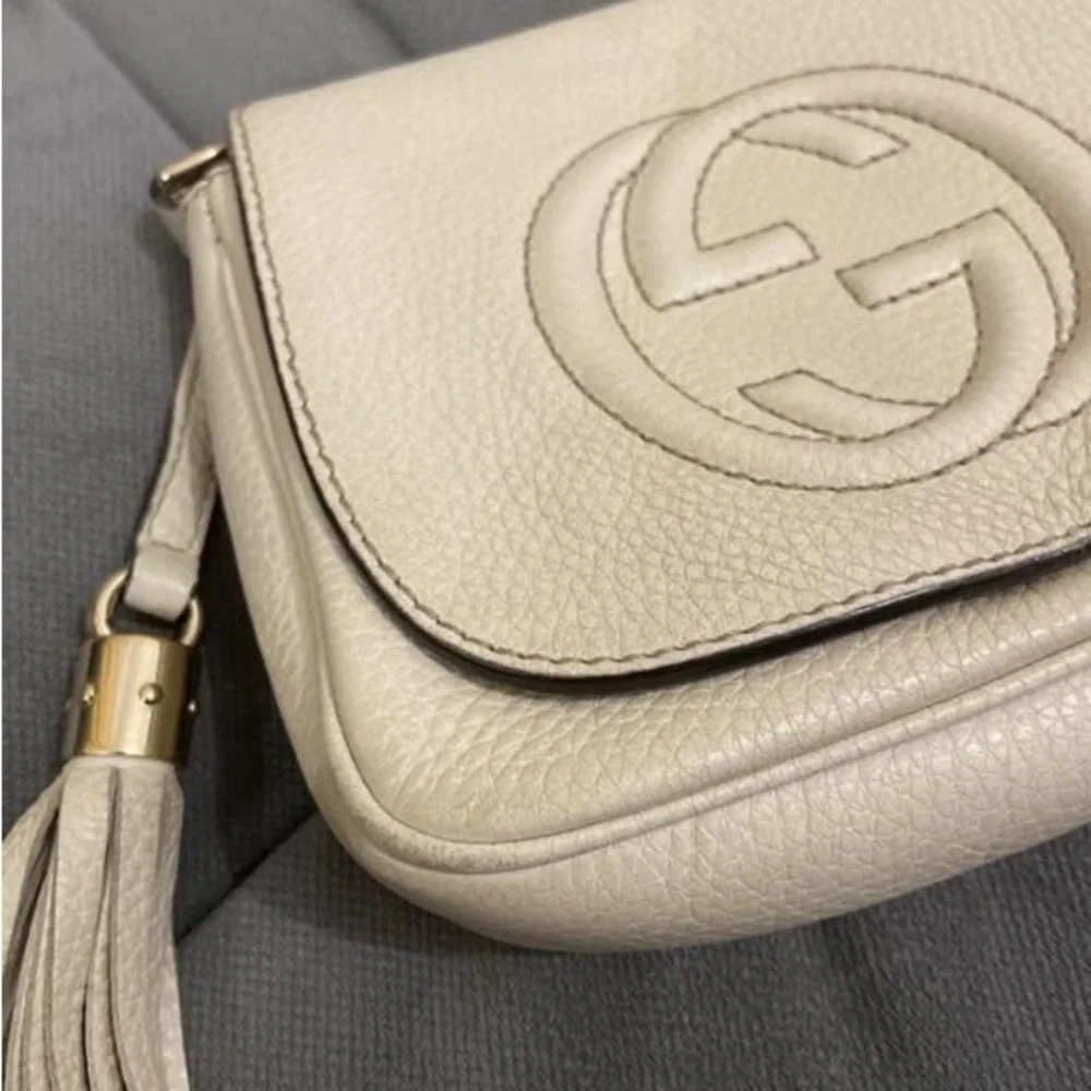 GUCCI ivory leather SMALL SOHO FLAP Shoulder Bag - Picture 7 of 9